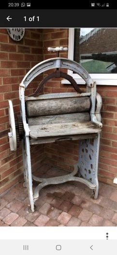 Clothes mangle