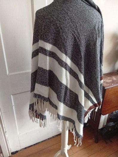 River island poncho