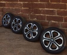 17" Genuine Honda Alloys Like New+ New Tyres