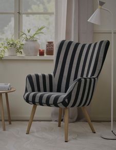 arm chairs 2 of them