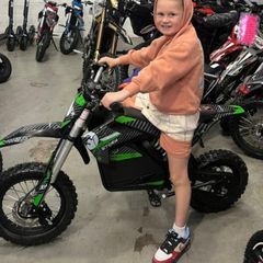 2 x electric storm 1200w moto bikes.