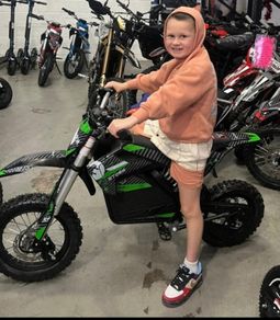 2 x electric storm 1200w moto bikes.