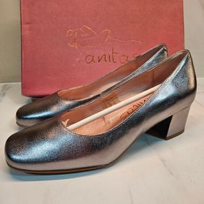 Anitas leather silver Spanish low heel shoes UK4  and UK3.5 new & boxed SALE