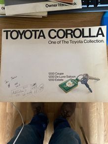 Toyota Corolla sales brochure 1970