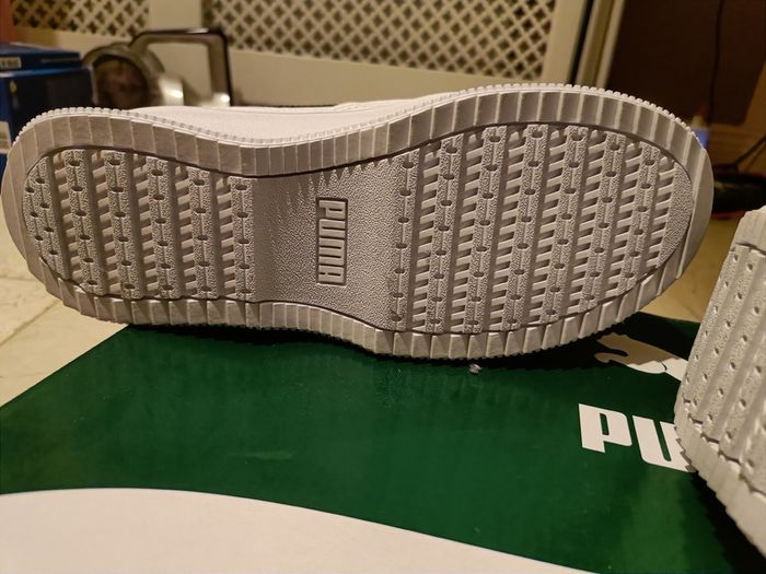BRAND NEW PUMA white leather sneakers, trainers for women size UK 6