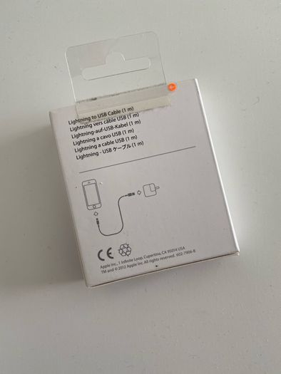 Iphone/ iPad sync charging cable in box
