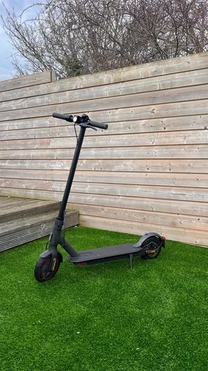 Xiaomi Mi Electric Scooter Pro 2 - Excellent Condition, Honeycomb Tyre, Long Range