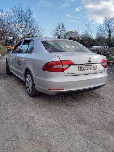 Breaking Skoda superb 2015 1.6tdi cayc