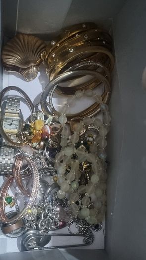 jewelery