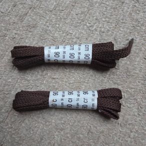 2 sets of flat brown shoelaces 90 cm