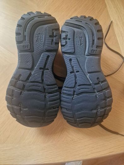 Brooks Wide Fit D Runners