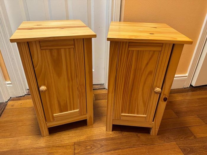 Bedside lockers