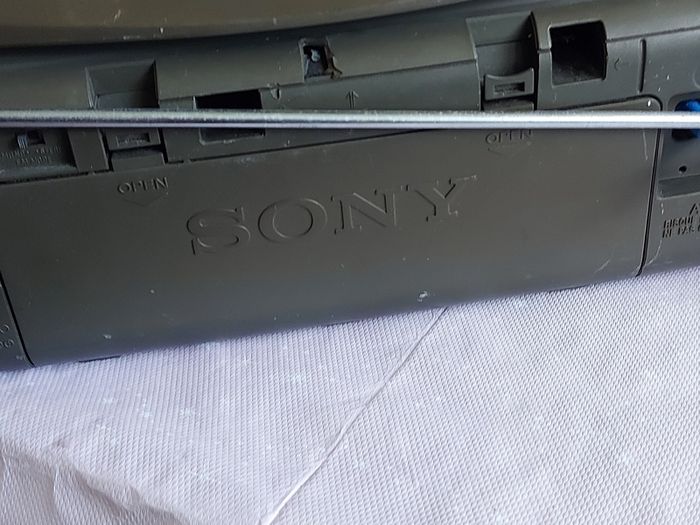SONY CD Radio Cassette-Corder, Model No. CFD-V24, All working fine and in very good condition for its age