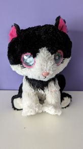 bright eyes plush cat toy