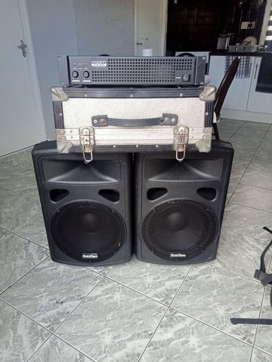 Dj speakers and amplifier