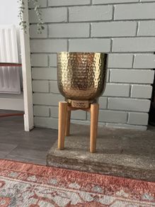 plant pot and stand