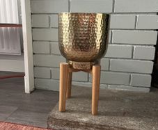 plant pot and stand