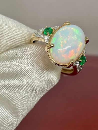 Gold Rind with Opal, Emerald and Moissanite