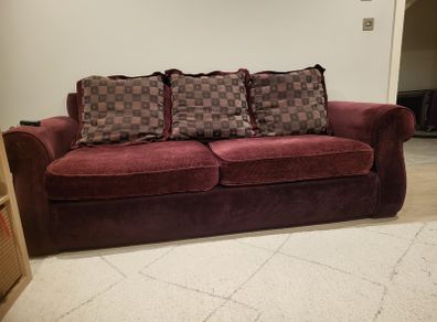 3 seater large couch  burgundy 40 euro
