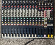 Soundcraft EFX12 (Audio Mixer)