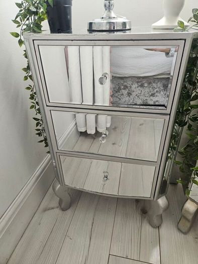 Mirrored bedside lockers