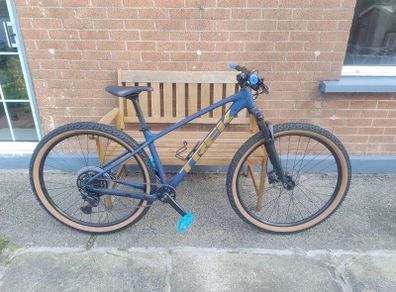 2025 Trek Marlin 5 Mountain Bike