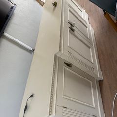 Free TV stand