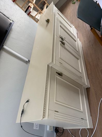 Free TV stand