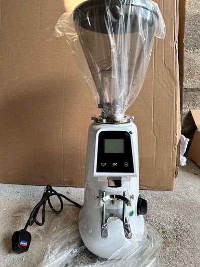 NEW Aramato Coffee Machine & Grinder