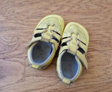 Kids sandals 22