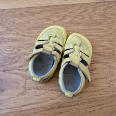 Kids sandals 22