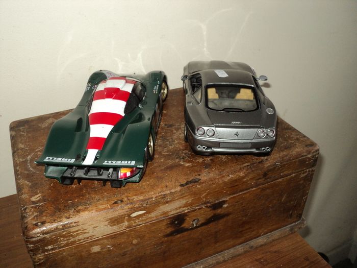 Maisto Porsche and Ferrari display models 1/18 scale