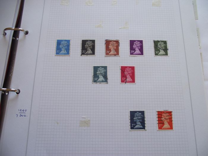 A valuable comprehensive collection of Elizabeth II stamps, hinged in the album (1952-2000)