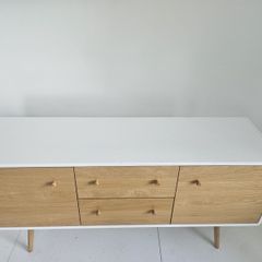 sideboard