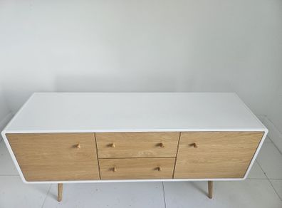 sideboard