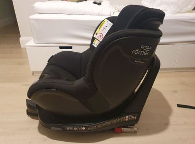 Britax Romer DUALFIX i-size child car seat BR - REDUCED excellent condition