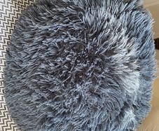 4 Grey cushions