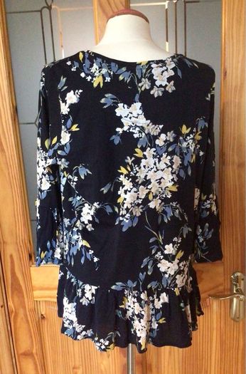 Marks and Spencer womens blue yellow white floral top / blouse size 16 includes postage