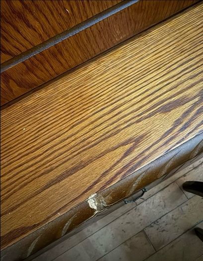 Traditional Oak Dresser Display Cabinet/ Dresser with hutch
