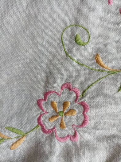 Small vintage Table cloth