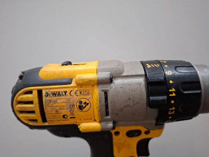 Dewalt powerful drill DCD985 with 6 AH battery