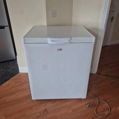 beko chest freezer 215l a year old in good condition