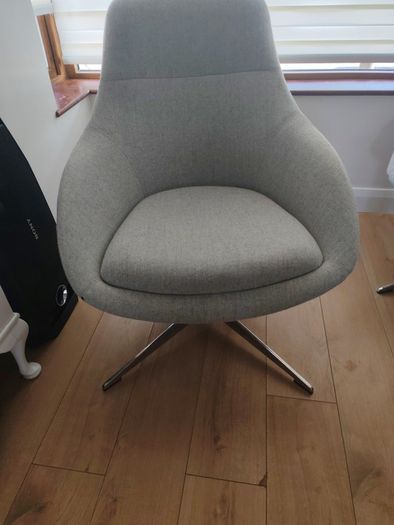 swivel chair