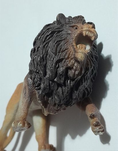 Animal Figure - Roaring Lion - Toy/Model