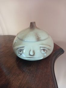 Sylvac face pot