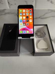 iPhone 8 64 gb Unlocked boxed