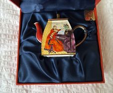 Charlotte di Vita Collector's Miniature Teapot