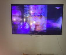 samsung tv with wall bracket to match