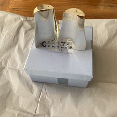 Newbridge Silverware Salt and pepper set