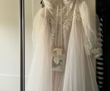 Wedding dress size US12 approx UK14